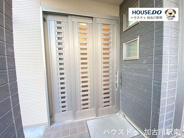 玄関を拡大表示