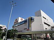 高槻駅(JR 東海道本線) 徒歩4分。 280m