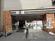 セブンイレブンJR東淀川駅西口店 徒歩2分。 160m
