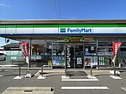 ファミリーマート一宮浅井店24時間営業。スローガンは「Fun＆Fresh」。驚きやワクワク感を与えるべく、商品改革に取り組んでいる。（電子マネー利用可　ＡＴＭあり　ネット通販あり）Tポイントサービ…