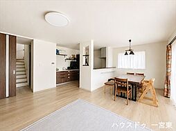 一宮市木曽川町玉ノ井字稲荷浦:リビング