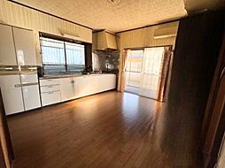 四日市市尾平町　中古一戸建て 6DKの室内