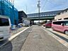 その他：幅員約5mの前面道路です。2台の車がすれ違うことが出来る道幅です。車の出し入れもゆったりとする事が出来ます。