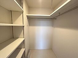 プレサンスロジェ四日市西浦:ウォークインクローゼット