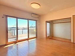 サンマンション泊山公園　1番館 3LDKのリビング/ダイニング