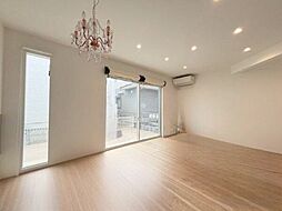 四日市市大字泊村　中古一戸建て 3SLDKのリビング/ダイニング