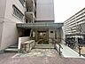 エントランス：落ち着いた佇まいのエントランスです