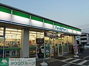 ファミリーマート 385m