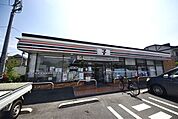 セブンイレブン草加氷川町西店 642m