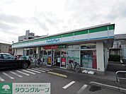 ファミリーマート草加稲荷店 徒歩5分。コンビニ 340m