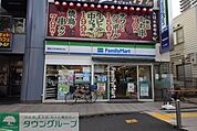 ファミリーマート獨協大学前駅東口店 徒歩9分。 680m