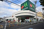 マルエツ松原店 徒歩9分。 680m