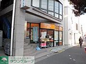 アコレ西新井 徒歩3分。スーパー 180m