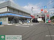 ローソン 徒歩9分。コンビニ 680m