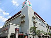イトーヨーカドー 335m