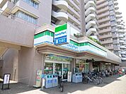 ファミリーマート 274m