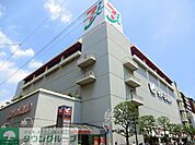 イトーヨーカドー綾瀬店 徒歩8分。スーパー 600m