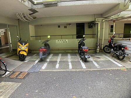 バイク置場