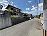 外観：静けさと落ち着きが魅力の第一種低層住居専用地域。青空の下でゆったり過ごせます。