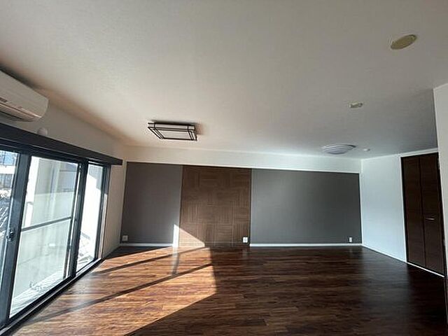 リビング/ダイニング アーバンパレス紅葉ヶ丘 （2LDK） 2階/-