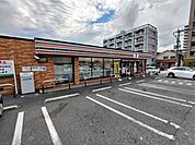 セブンイレブン 八幡槻田2丁目店 徒歩10分。 730m
