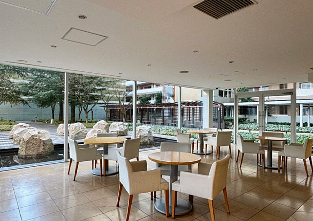 エントランス グランエスタ 1階/-