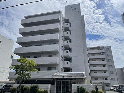 外観:1987年1月築、移動に便利な国道209号線からすぐの立地です。西鉄天神大牟田線花畑駅まで徒歩圏内で通勤通学にも便利!金丸小学校まで徒歩6分で、子育て世帯にもおすすめです♪ 外観:1987年1月築、移動に便利な国道209号線からすぐの立地です。西鉄天神大牟田線花畑駅まで徒歩圏内で通勤通学にも便利!金丸小学校まで徒歩6分で、子育て世帯にもおすすめです♪