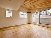 勾配天井により、さらに広さを感じられます。