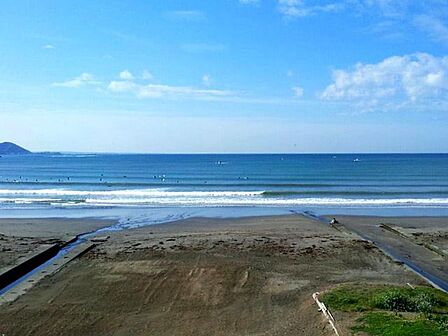 海まで徒歩1分(約80m)