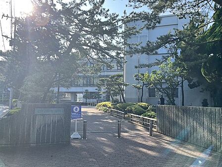 逗子開成学園 徒歩5分。 380m