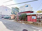 【外観】閑静な住宅地に馴染む落ち着いた色合いの贅沢な空間！！毎日のお散歩も快適なエリア！ 