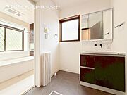 【洗面・脱衣所】使いやすい最新の洗面台にリフォーム済みです。ご入居時から気持ちよくお使いいただけます 