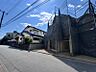 外観：毎日のお散歩も楽しく緑に恵まれた静かな住環境となります！！！伸び伸びスローライフを叶えてくれる物件！自然豊富な季節の移ろいを身近に感じられる環境は空間に彩りを添えておしゃれな住空間を作り上げます！
