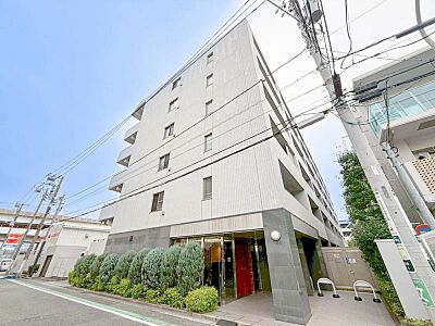 外観:家の良し悪しだけではなく周辺環境も重要なポイントとなります!ご案内時に周辺環境もご案内いたします!流行に左右されず将来にわたって価値が継続する佇まい!良好な住環境が保たれたエリアで新生活を過ごせます 外観:家の良し悪しだけではなく周辺環境も重要なポイントとなります!ご案内時に周辺環境もご案内いたします!流行に左右されず将来にわたって価値が継続する佇まい!良好な住環境が保たれたエリアで新生活を過ごせます