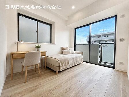 居室はひとり時間を過ごせる安らげるお部屋として活用できます!収納スペースあり!荷物が多くても十分!ベッドや勉強机、テレビなどを置きたい場合におすすめ!!過ごす時間が長くてもゆったり過ごせそうですね!