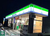 ファミリーマート深谷西大沼店 徒歩9分。 680m