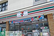 セブンイレブン館林栄町店 徒歩5分。 370m