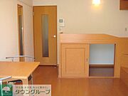 1階はフローリング、2階はじゅうたんです。