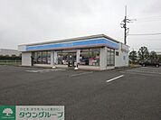 ローソン 上里七本木店 徒歩9分。 650m