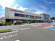 ヨークベニマルあすと長町店 徒歩11分。 820m