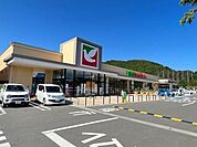 ヨークベニマル茂庭店 徒歩16分。 1250m