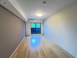 コンフィデンス 203 2階1Kのリビング/ダイニング