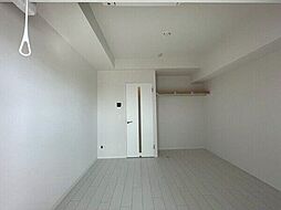 Brighton East 402 4階1Kのリビング/ダイニング