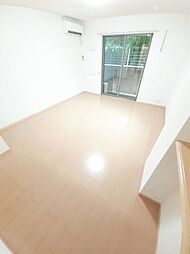 メゾン・ド・リフレン 104 1階ワンルームのリビング/ダイニング