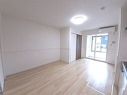 ブルースカイ 102 1階1LDKのリビング/ダイニング