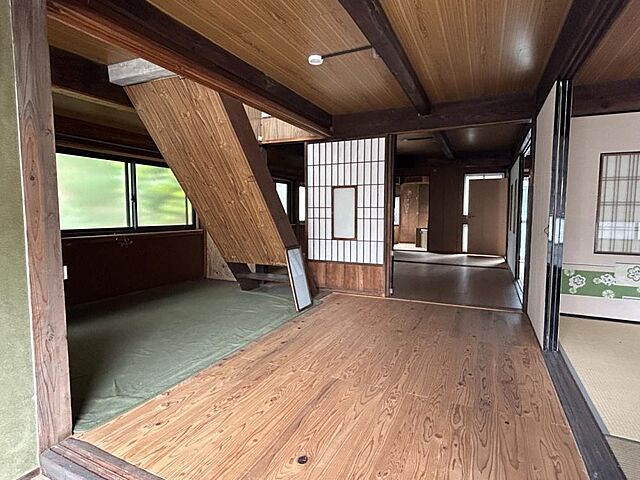 玄関 鹿足郡吉賀町六日市主要地