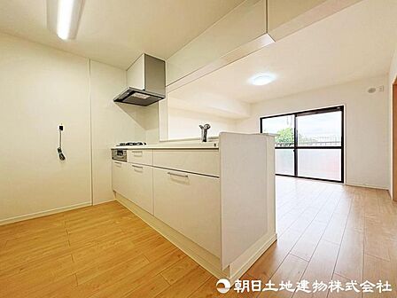 広い調理スペースが女性に人気のキッチンです