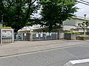 小平市立小平第四小学校まで　徒歩6分　430ｍ！近くて通いやすく、安心の通学路。周辺は落ち着いた住宅街です。