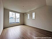 どこにいても明るさを感じられる、2面採光で風通しも良く心地良い暮らしができる住まい。