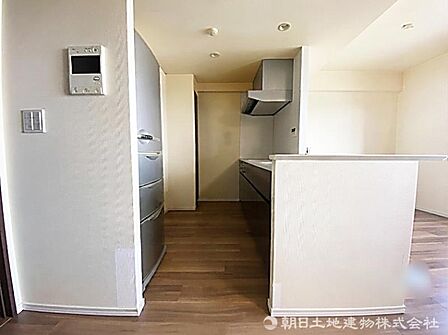 実用性を重視したシステムキッチンです。調理や片付けがしやすく、日々の家事を快適にサポートします。